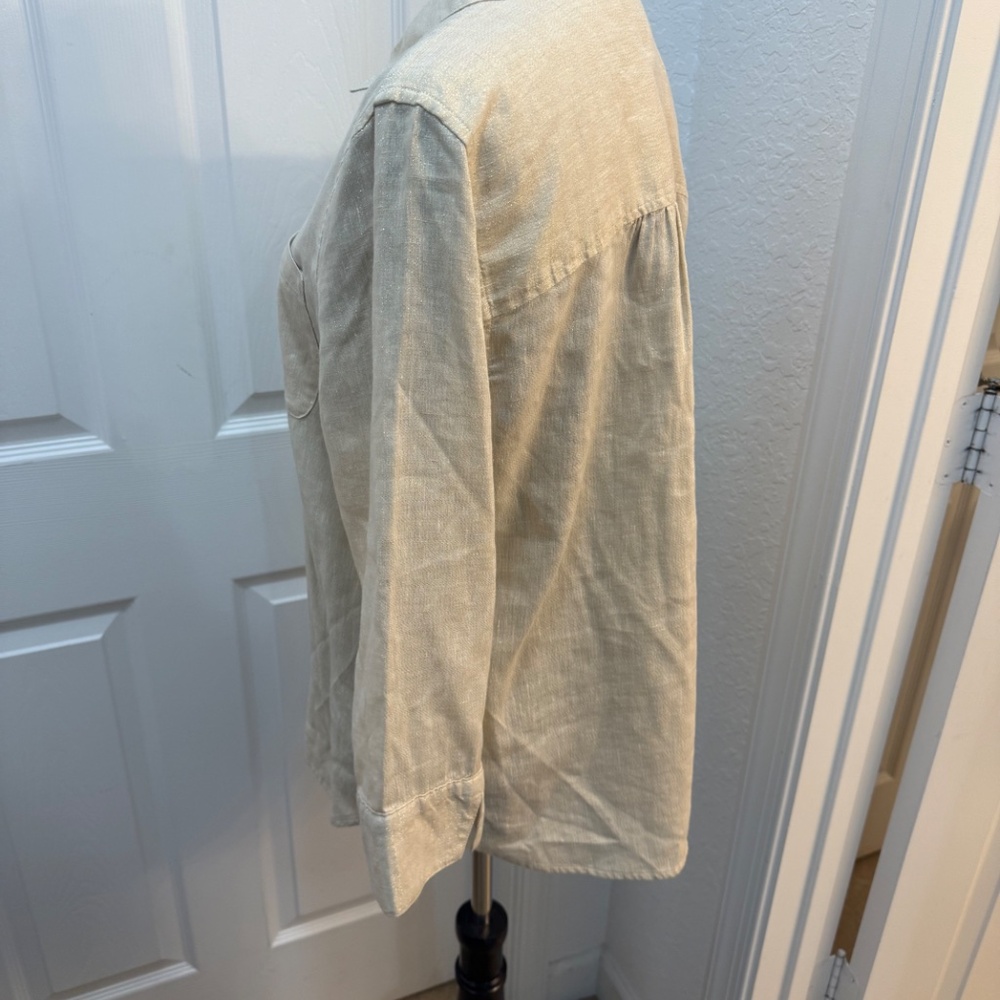 ✨ Chico’s Non-Iron Sparkling Linen Blend Blouse – Size 1 - Picture 5 of 8